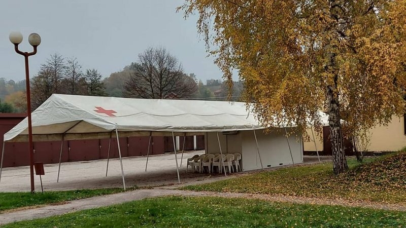 POSTAVLJEN ŠATOR